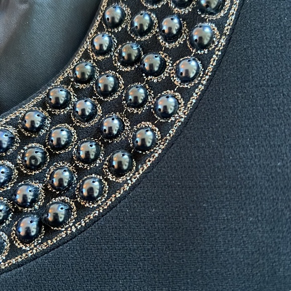 Tahari beautiful 2 piece embellished jacket and skirt size 14 - Picture 7 of 11